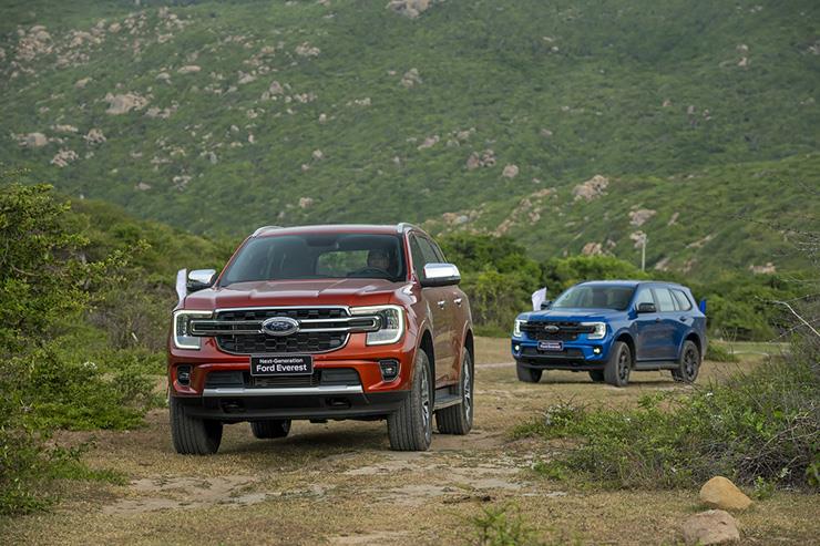 Giá xe Ford Everest thế hệ mới, niêm yết và lăn bánh tháng 8/2022