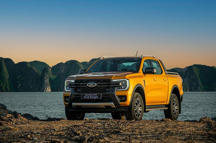 Giá xe Ford Ranger niêm yết và lăn bánh tháng 2/2023