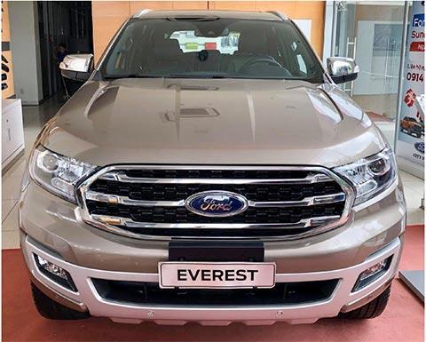 Ford Everest tri ân khách hàng giảm giá 100 triệu đồng trực tiếp vào giá bán